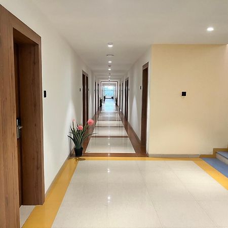 Hotel Avenue Plaza Mundra ภายนอก รูปภาพ