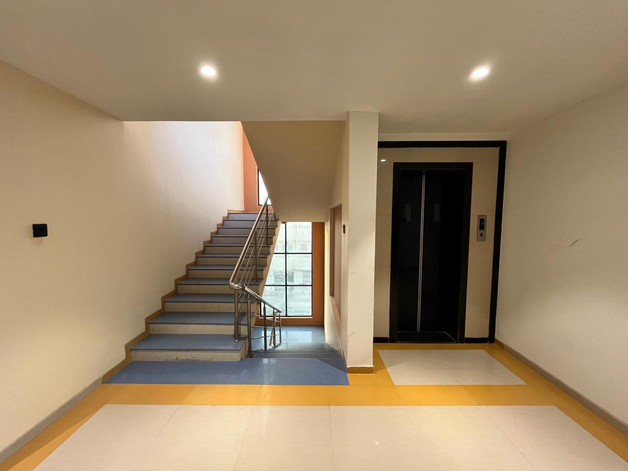Hotel Avenue Plaza Mundra ภายนอก รูปภาพ